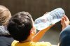 Infància, persones grans i amb malalties cròniques, més exposades als efectes de la calor 